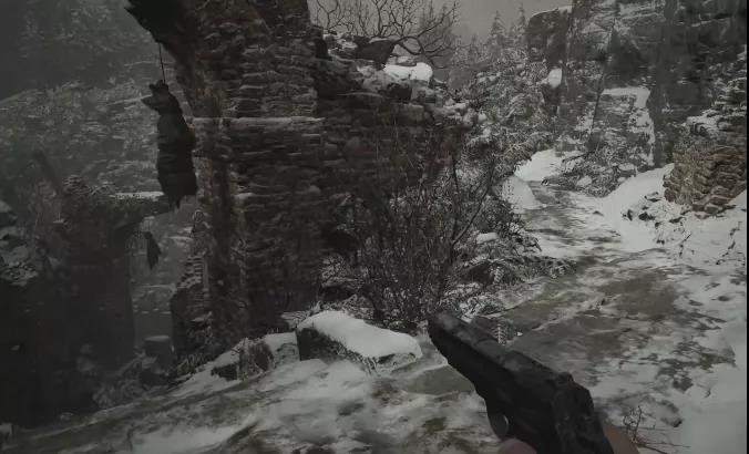 《生化危机8》：手持霰弹枪的我会害怕用冷兵器的怪物吗？