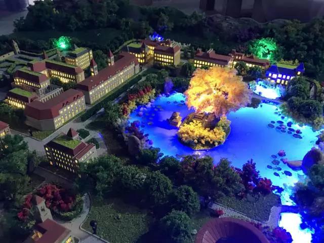 唐家三少授权的同名手游《斗罗大陆-龙王传说》，满屏都是日漫风