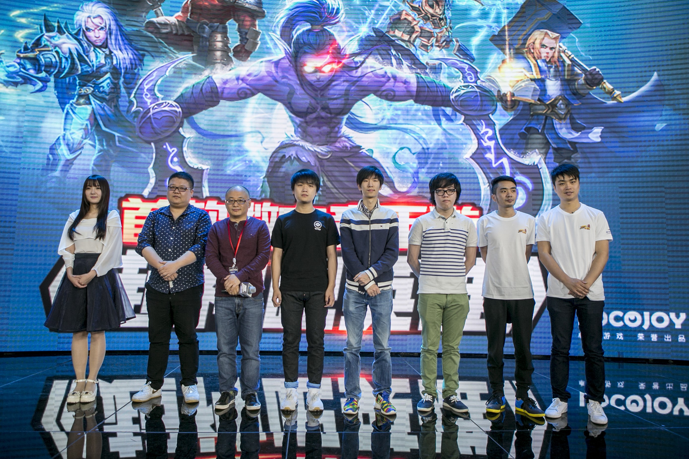 刀塔电竞圈明星力挺《超神吧英雄》 纷纷单指玩PK