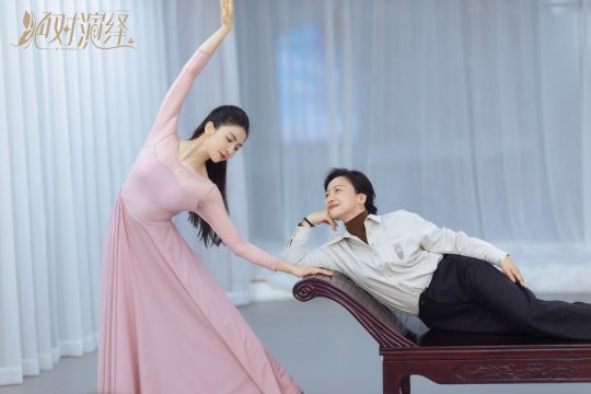 沉浸式娱乐圈养成《绝对演绎》游戏质量出色，联动对象的眼光也很在线