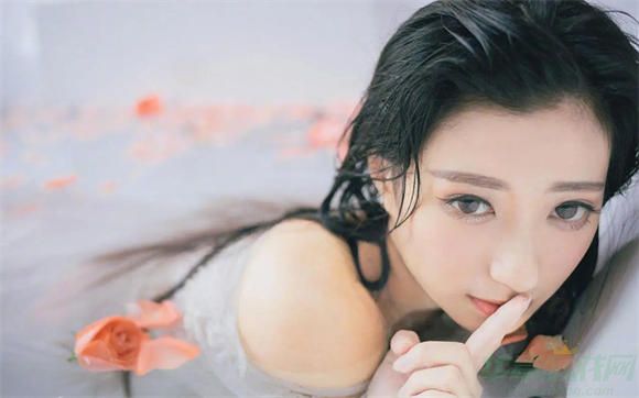 亚欧无人区免费线路A深夜专属福利视频，网友：宅男靓女的最爱!